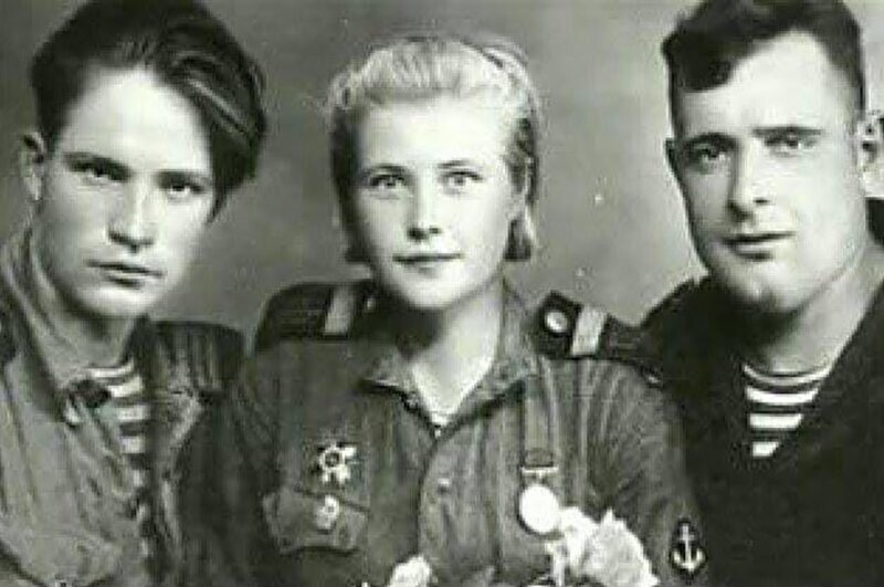 Это Екатерина Илларионовна Михайлова-Дёмина — старший санинструктор в Дунайской военной флотилии, Герой Советского Союза и одна из немногих женщин, служивших в разведке морской пехоты.