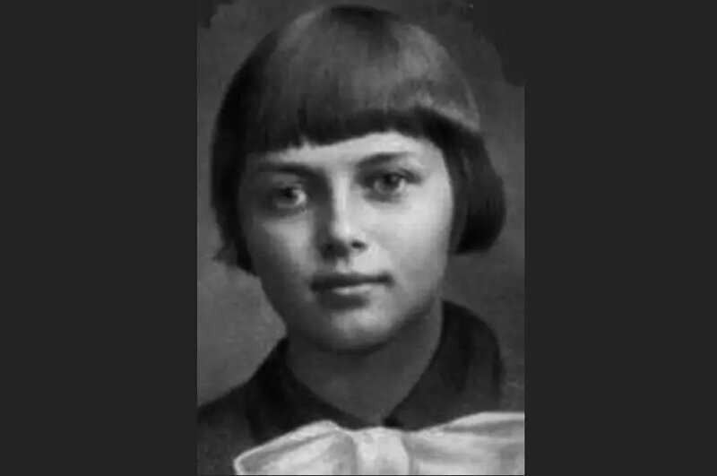 Зина Портнова, 17 лет