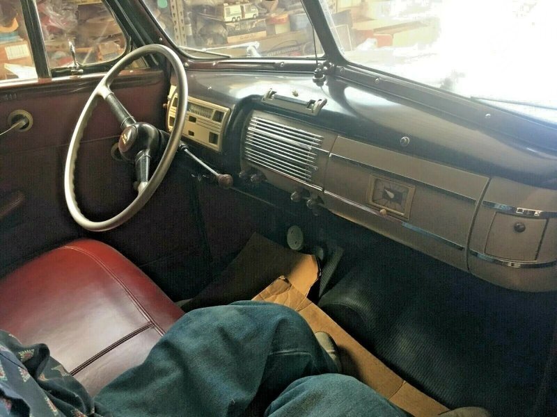 Ford DeLuxe модель 1940 года в идеальном состоянии после реставрации 9 лет простоял в гараже