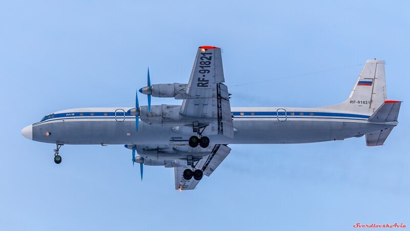 Экономичный, надежный, неприхотливый - легендарный Ил-18