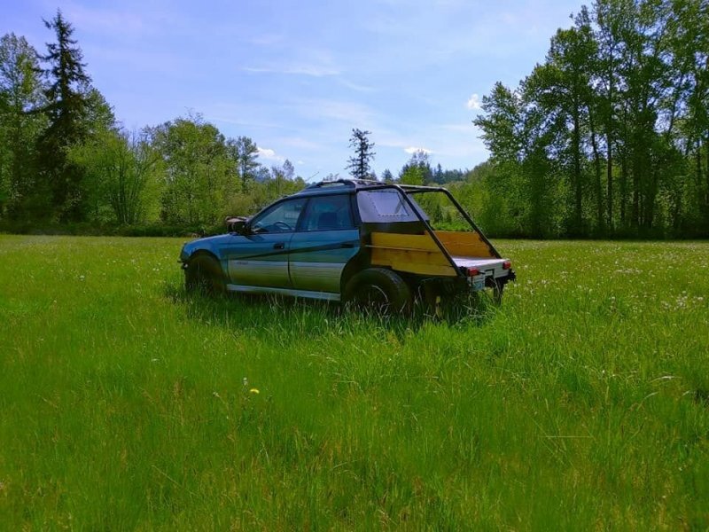 Универсал Subaru Outback переделали в очень странный пикап