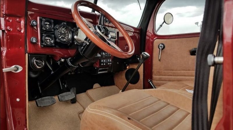 Очень крутой 70-летний Dodge Power Wagon с новым мощным двигателем