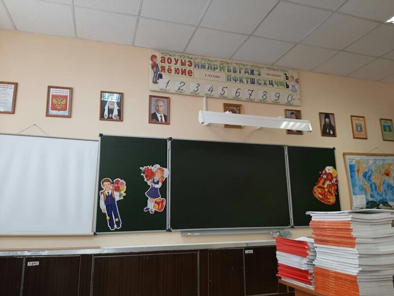 Адрей Караулов рассказал о школе для "солнечных" детей, которые считают лидеров власти "своими"