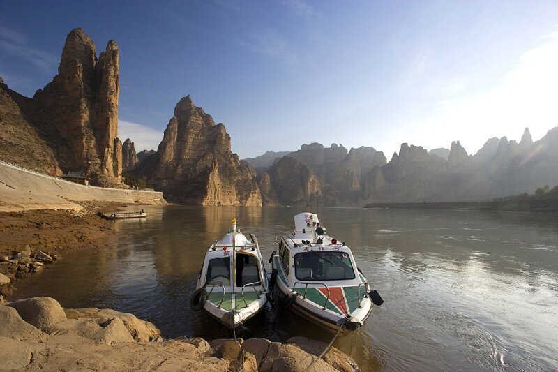 Моторные лодки на «Желтой реке». (Фото Jose Fuste Raga | Corbis):