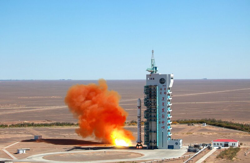  Старт ракеты с космодрома в провинции Ганьсу, 29 сентября 2012. (Фото GettyImages):