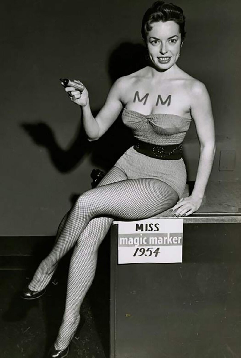 Все приветствуют «Мисс Магический маркер» 1954 года.