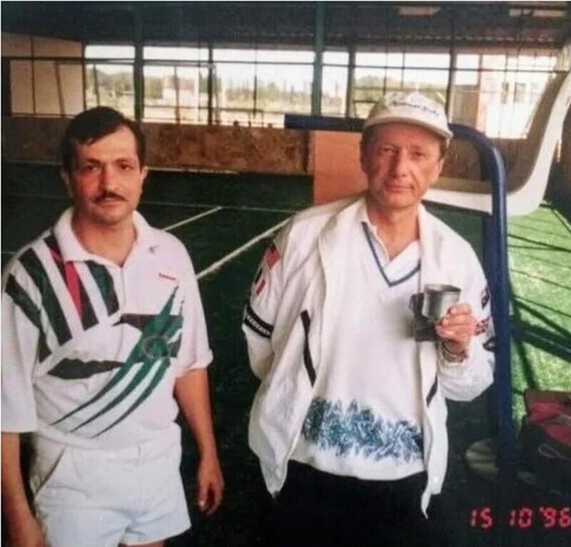 Михаил Задорнов с поклонником, 1996 год.