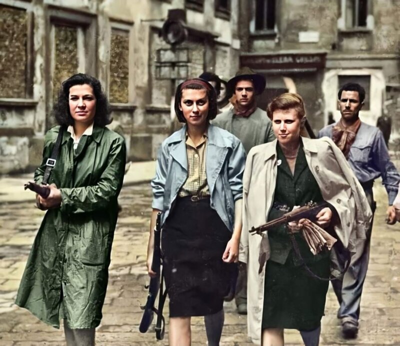 Итальянские партизаны, Милан, 1945 год.