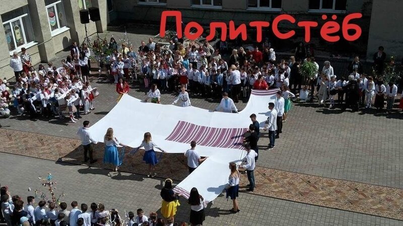 Если хвастаться больше нечем . Как с помощью одного предмета одежды можно стать центром всеобщего внимания и интереса.