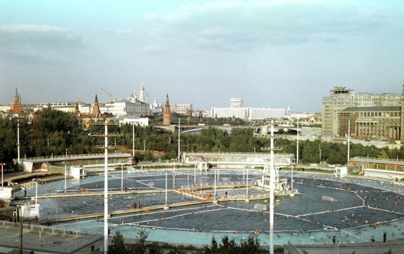Бассейн "Москва" — история самого известного водного сооружения СССР