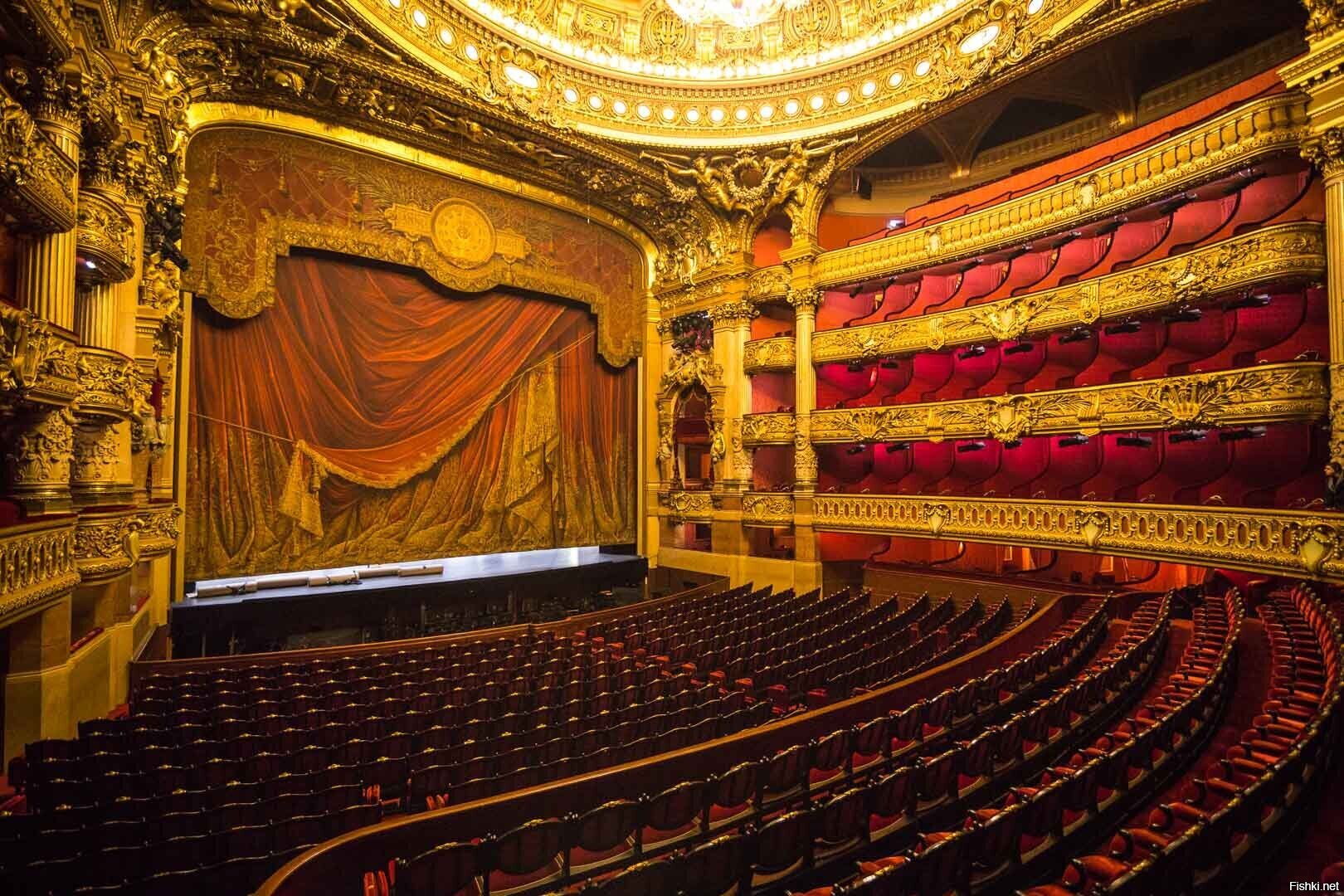 Концертные залы парижа. Опера Гарнье занавес. Гранд опера в Париже сцена. Опера Гарнье в Париже. Опера Гарнье сцена.