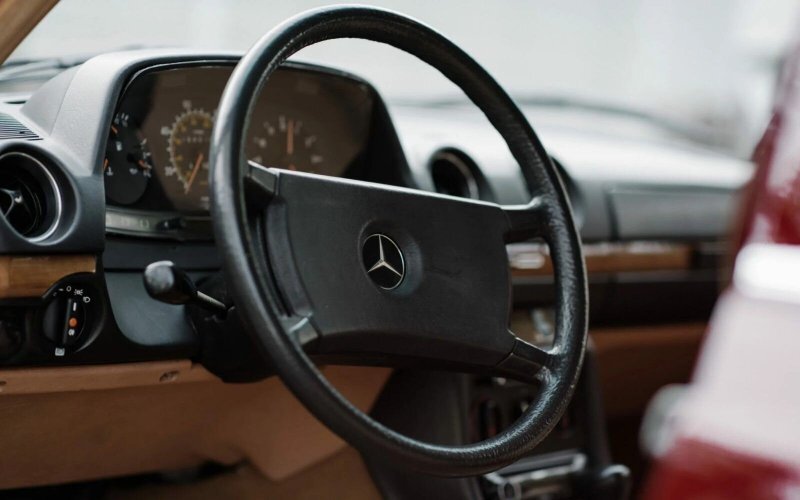 Рассматриваем в деталях великолепный универсал Mercedes-Benz 300TD 1983 года