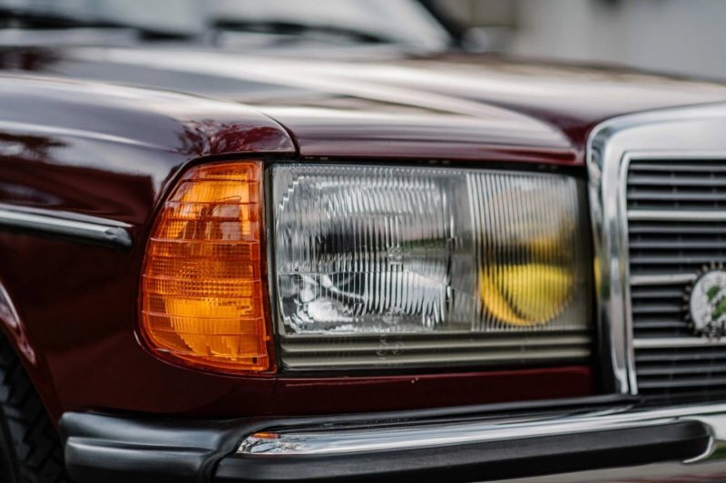 Рассматриваем в деталях великолепный универсал Mercedes-Benz 300TD 1983 года