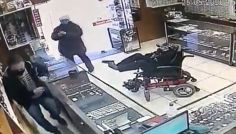 В Бразилии инвалид попытался ограбить магазин с помощью игрушечного пистолета