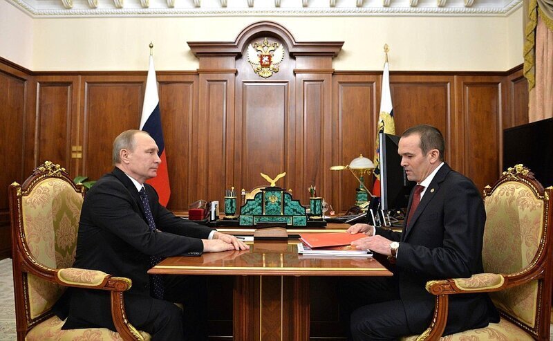 На Владимира Путина подали в суд