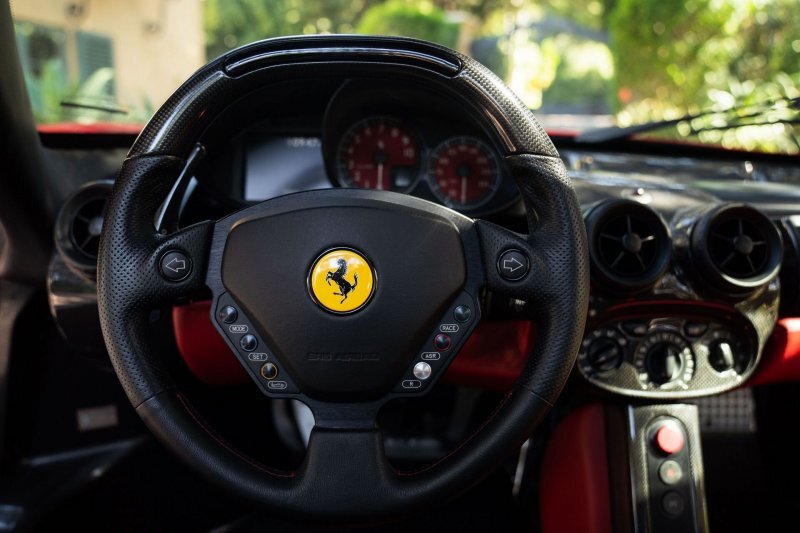 Новости аукционов: безупречный суперкар Ferrari Enzo