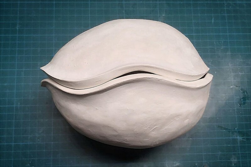 Губы Одри сформировали с помощью скульптурной глины