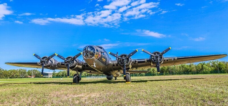 Почему "Мемфисская Красавица" стала самым знаменитым бомбардировщиком Второй Мировой Войны