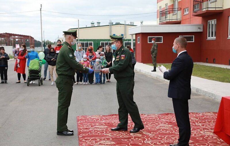 Более 180 семей военнослужащих получили жилье в новых многоквартирных домах в Хакасии 