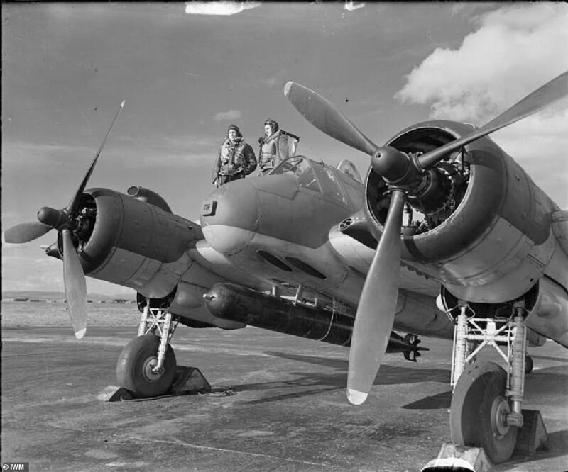 Экипаж Бристольского Бофайтера Mark VIC (1939-1945) из 144-й эскадрильи Королевских ВВС