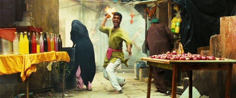 Как яркий пример Индии в Голливуде — кадры из «Миллионера из трущоб» (2008)