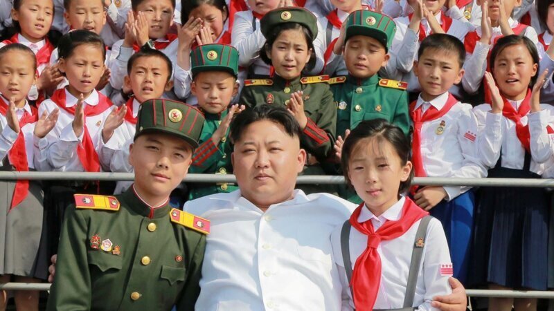 Это предательство: Ким Чен Ын запретил подростковый секс