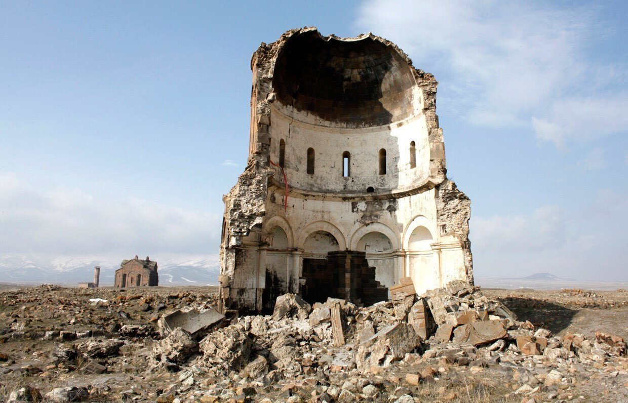руины древних храмов