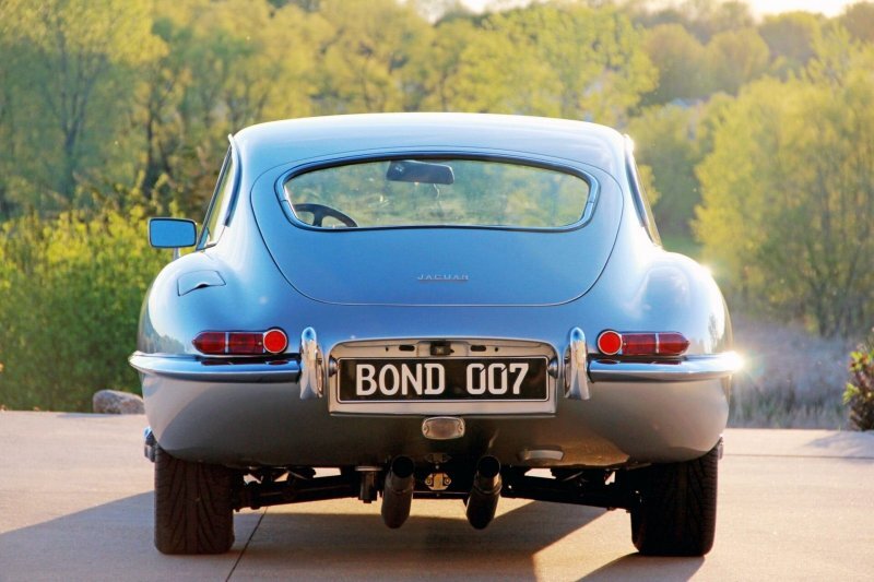 Рестомод Джеймс Бонда: Jaguar XKE 1964 года с двигателем Ford V8 выставили на торги
