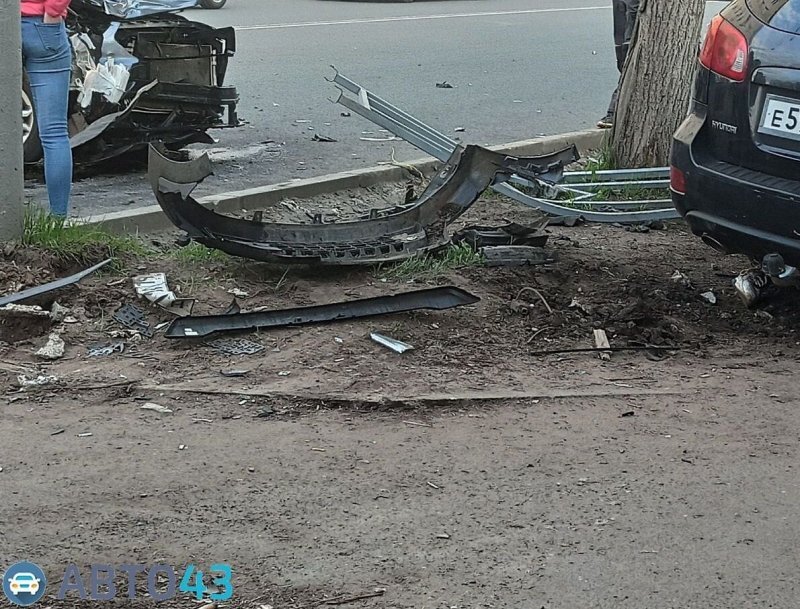 Авария дня. В центре Кирова серьезно пострадал 18-летний пешеход