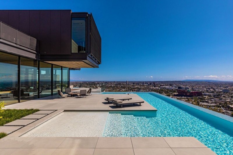 Роскошный дом в Лос-Анджелесе, с гаражом на 15 автомобилей, за 62 миллиона долларов