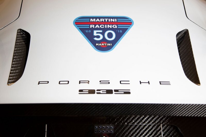 На нем так и не поездили! Коллекционный гоночный Porsche 935 2020 года