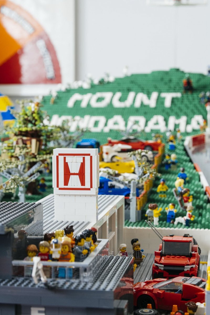 Из 150 000 деталей Lego создали миниатюрную копию главного гоночного автодрома Австралии
