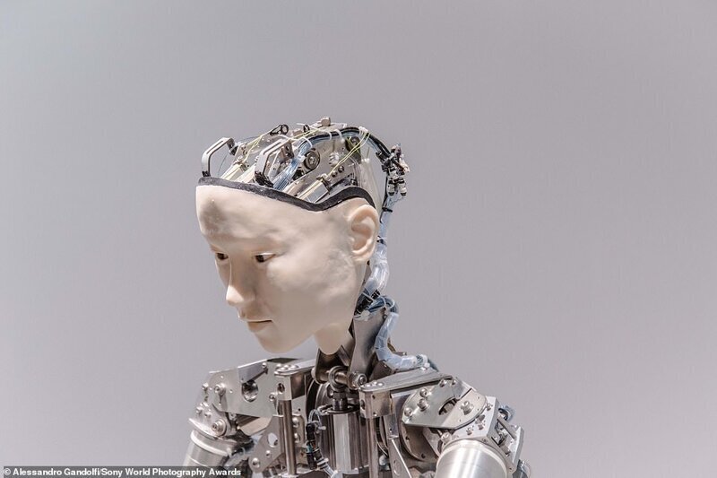 Робот Alter из Национального музея развивающейся науки и инноваций в Японии. Алессандро Гандольфи, Италия