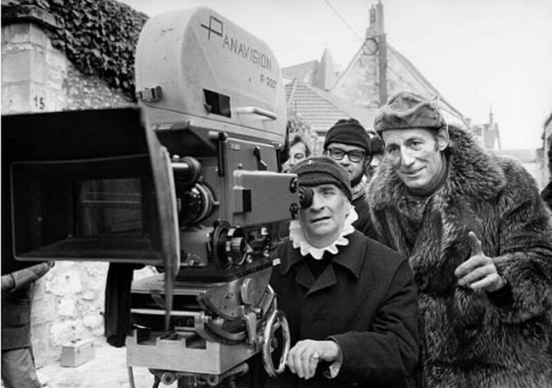 Ррежиссер Жан Жиро и Луи де Фюнес на съемочной площадке фильма «L'Avare» в Санлисе в январе, Франция.