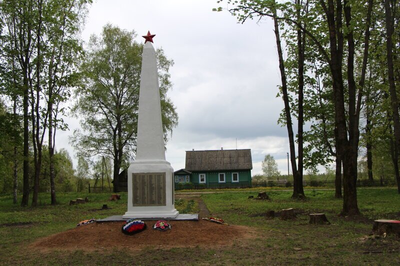 В центре села находится братская могила Великой Отечественной войны