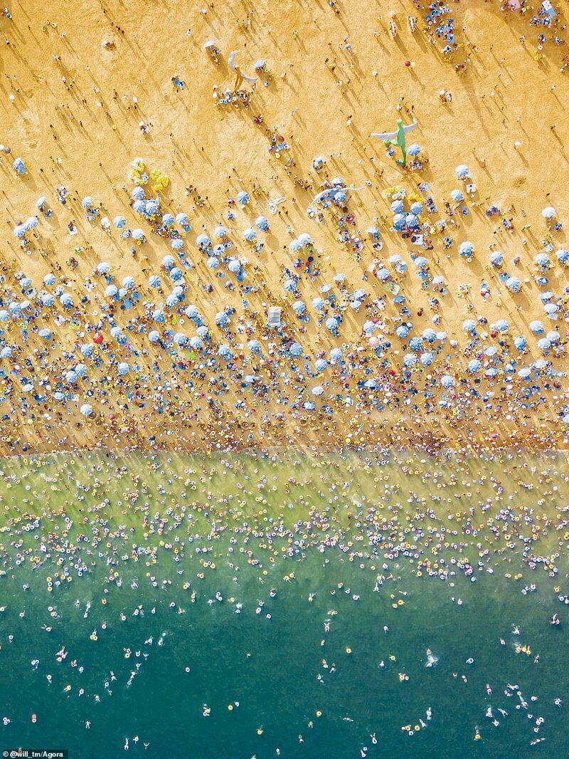 Общественный пляж Дамейша в Китае. Фотограф - Уильям Маркезана, Франция