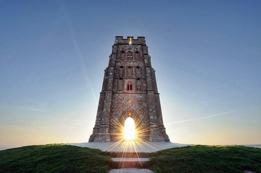 2. Башня Гластонбери в Великобритании