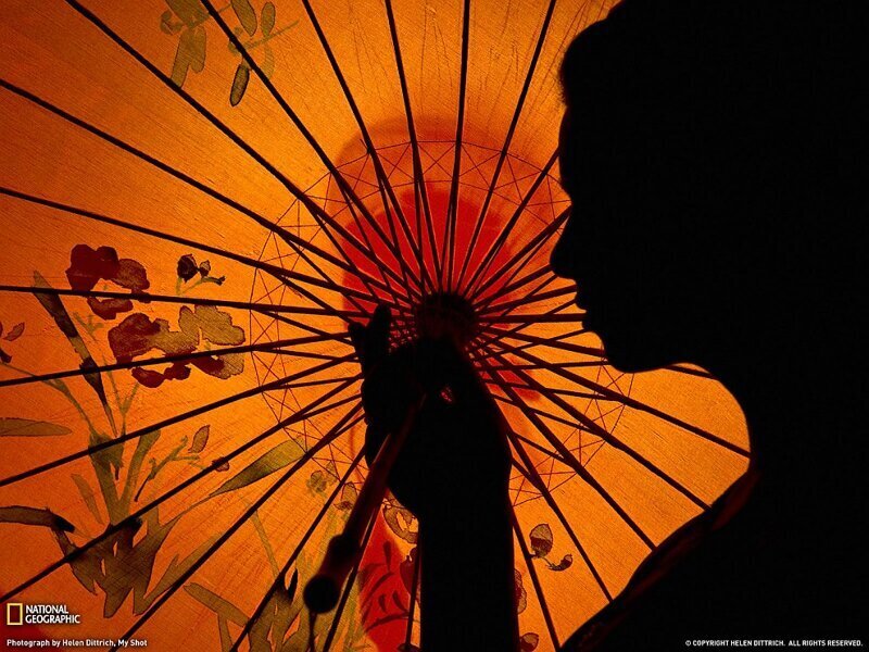 Женщина с зонтиком, Австралия