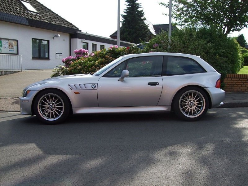 Модель BMW Z3 M Coupe, прозванная клоунским башмаком за специфический дизайн, стала культовой в 90-х гг. прошлого века и была выпущена в количестве 1112 единиц.