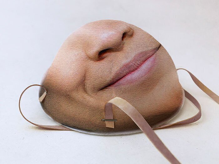 Дизайнер делает защитные маски, которые выглядят как часть лица