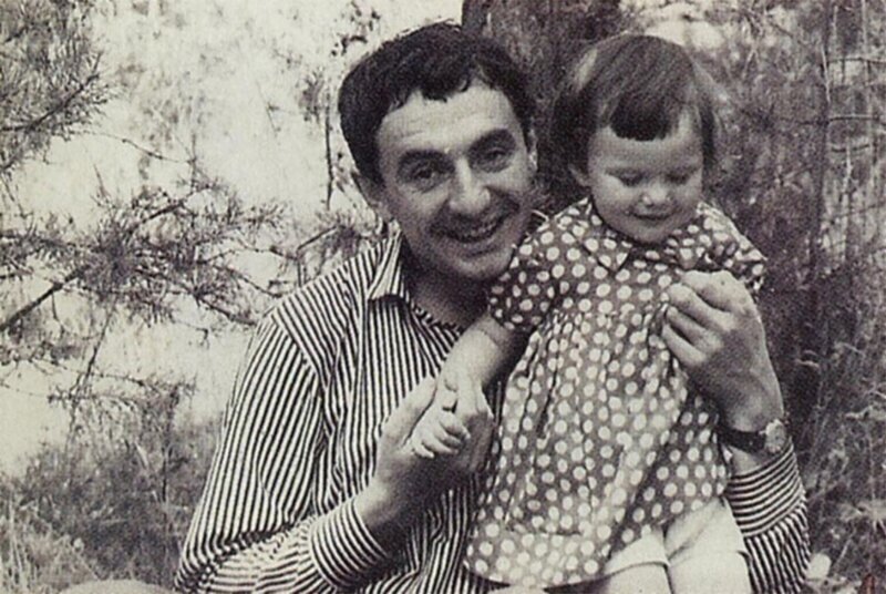 Александра Захарова с отцом Марком Захаровым