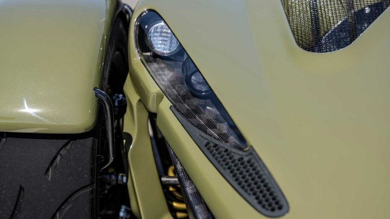 Donkervoort D8 GTO-JD70 — первый в мире серийный спортивный автомобиль, позволяющий достигать в поворотах перегрузок в 2G