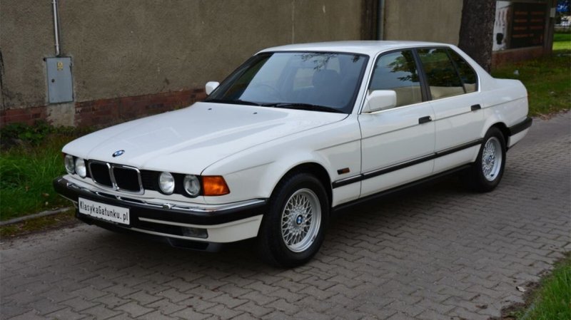 Идеальная BMW «Семёрка», которая 23 года простояла у дилера