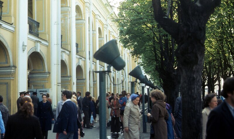 Ленинград. Гостинный двор, Невский проспект, 5-29-1977