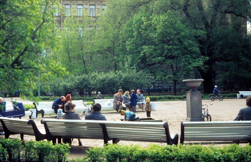 Ленинград. Парк возле Смольного Института., 5-22-1977