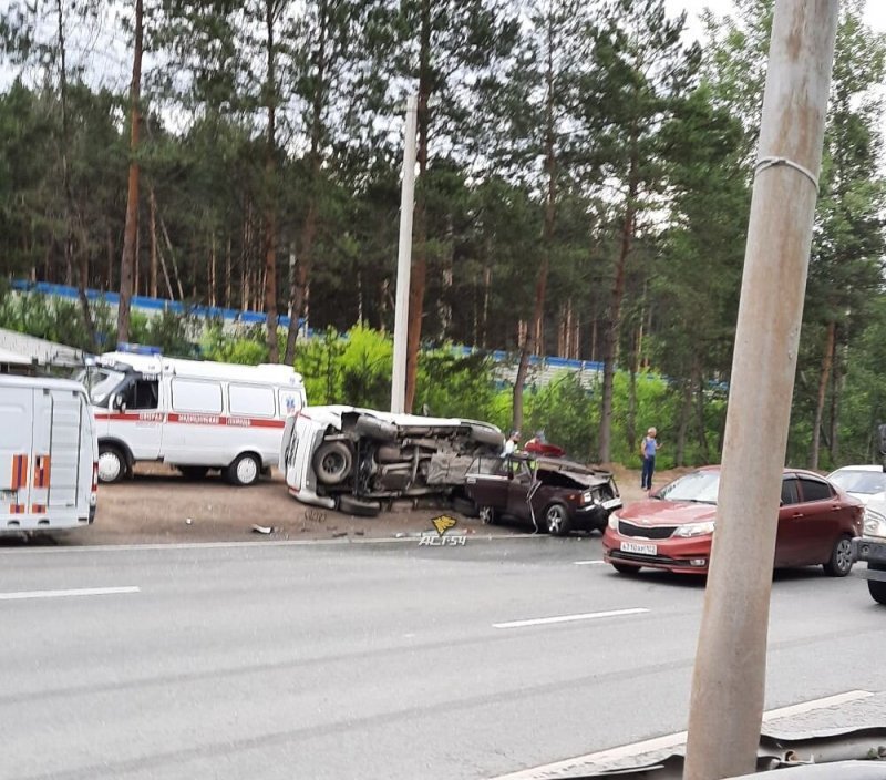 Авария дня. Серьёзное ДТП в Первомайском районе Новосибирска