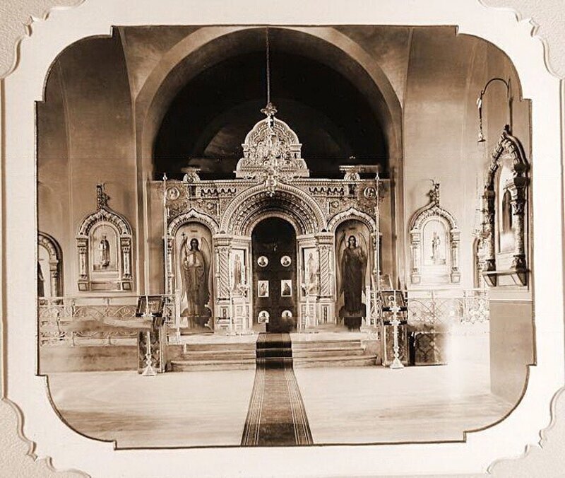 Вид алтаря православной Беловежской церкви