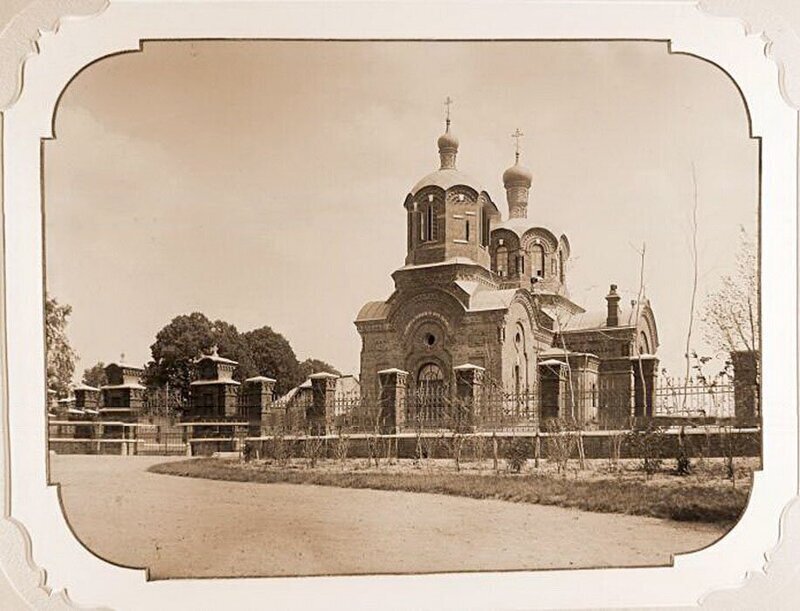 Общий вид здания православной Беловежской церкви