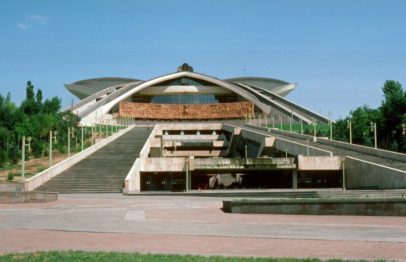 Стадион в Ереване, 6-12-1985