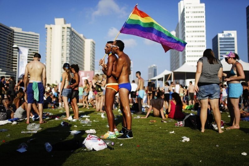 Таки да. В Тель-Авиве официально признали однополые браки